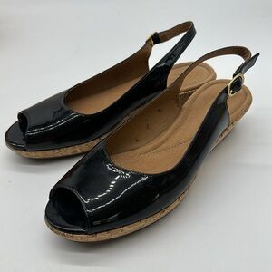 Clarks Artisan Black Patent Sling Back Cork Wedge Sandal Size 8.5 MCW6336E